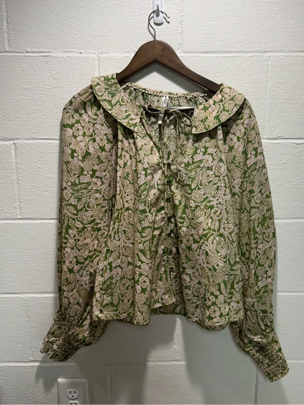 Anthropologie Green Floral Puff Sleeve Peasant Blouse M